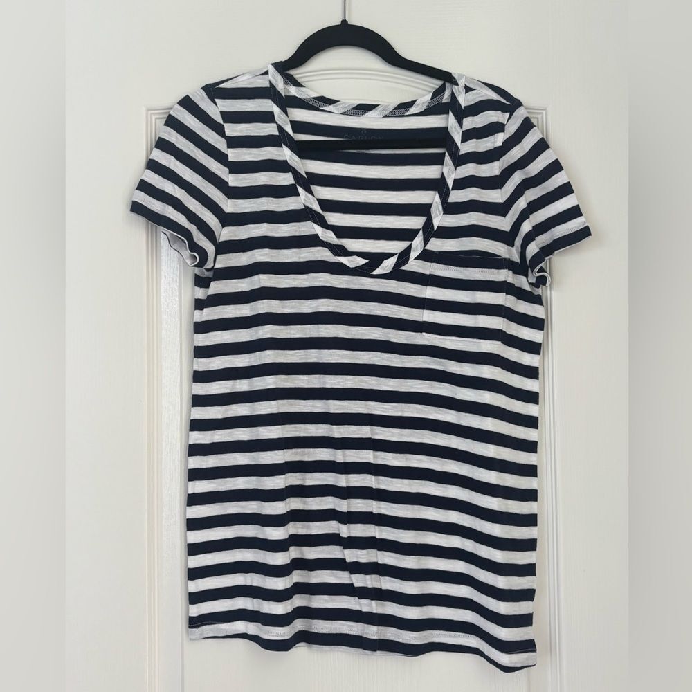Nordstrom Classic Caslon Striped Navy and White Women's Scoop Neck Tee